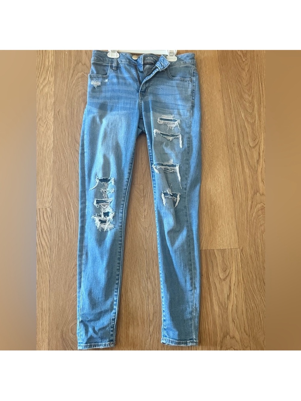 American Eagle Women’s Distressed Light Blue Jeans fake ripped 4